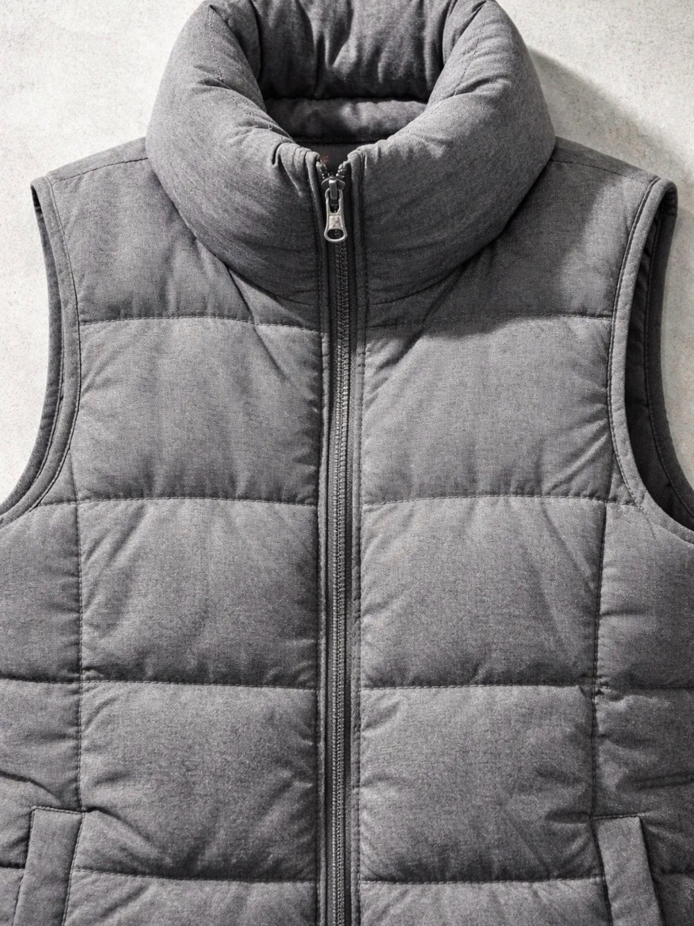 Old Navy Women's Grey Quilted Puffer Vest